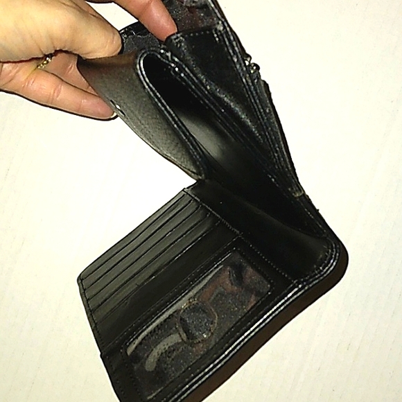 ☆NWOT☆Large SIMPLY VERA~VERA WANG Black Trifold 2 Snap Multifunctional Wallet☆ - Picture 9 of 16